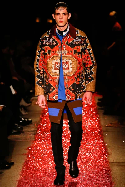 Look 41
